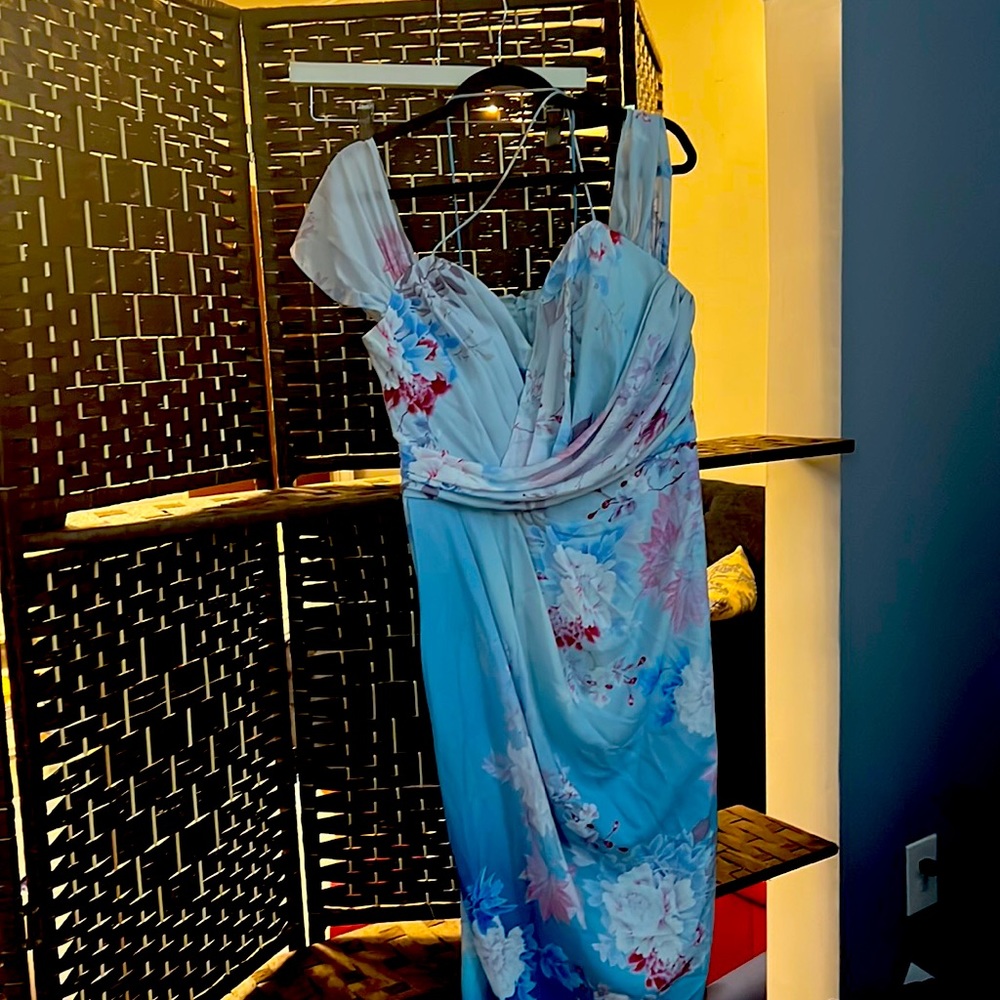Off shoulder floral maxi dresss